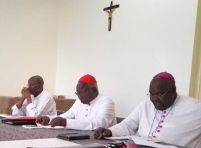 Mgr Paul Ouedraogo, le cardinale Philippe et le Recteur de l'UCAO