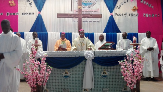Diocèse de Manga : Mgr Gabriel SAYAOGO ouvre la paroisse de Gogo.