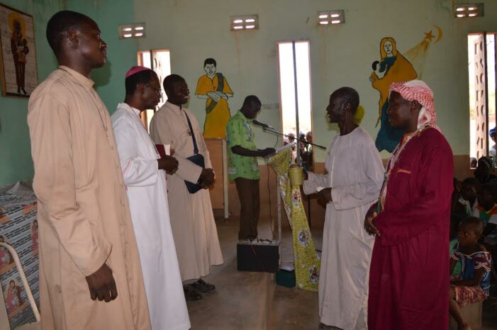 Diocèse de Kaya : Mgr Thomas en visite pastorale à Barsalogho.