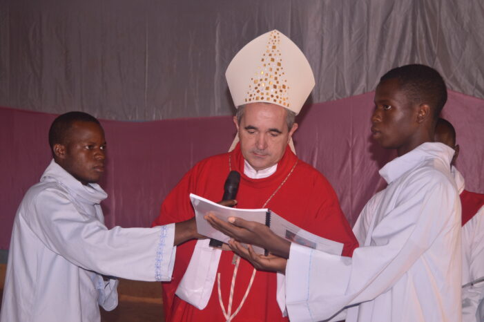 BURKINA FASO : Le nonce apostolique Mgr Piergiorgio Bertoldi ouvre le synode diocésain de Kaya
